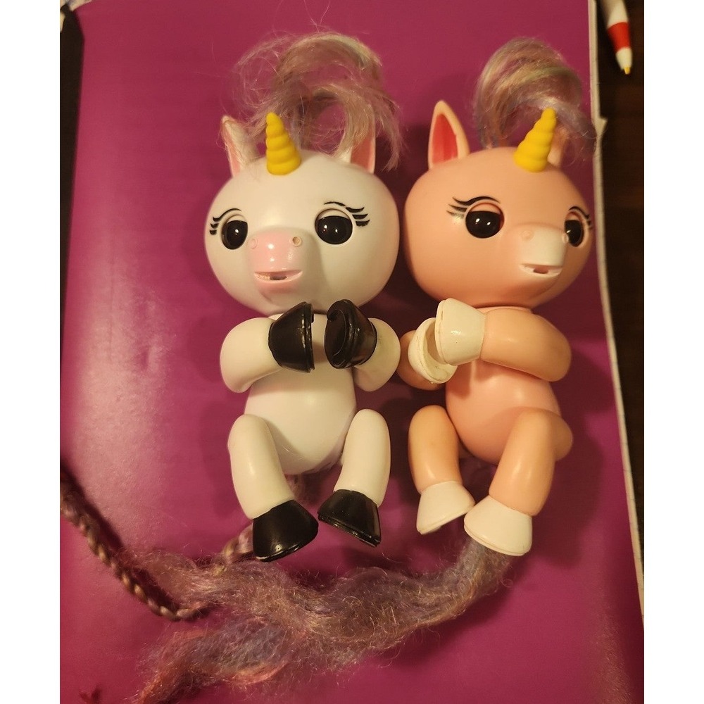 Fingerlings unicorns Lot